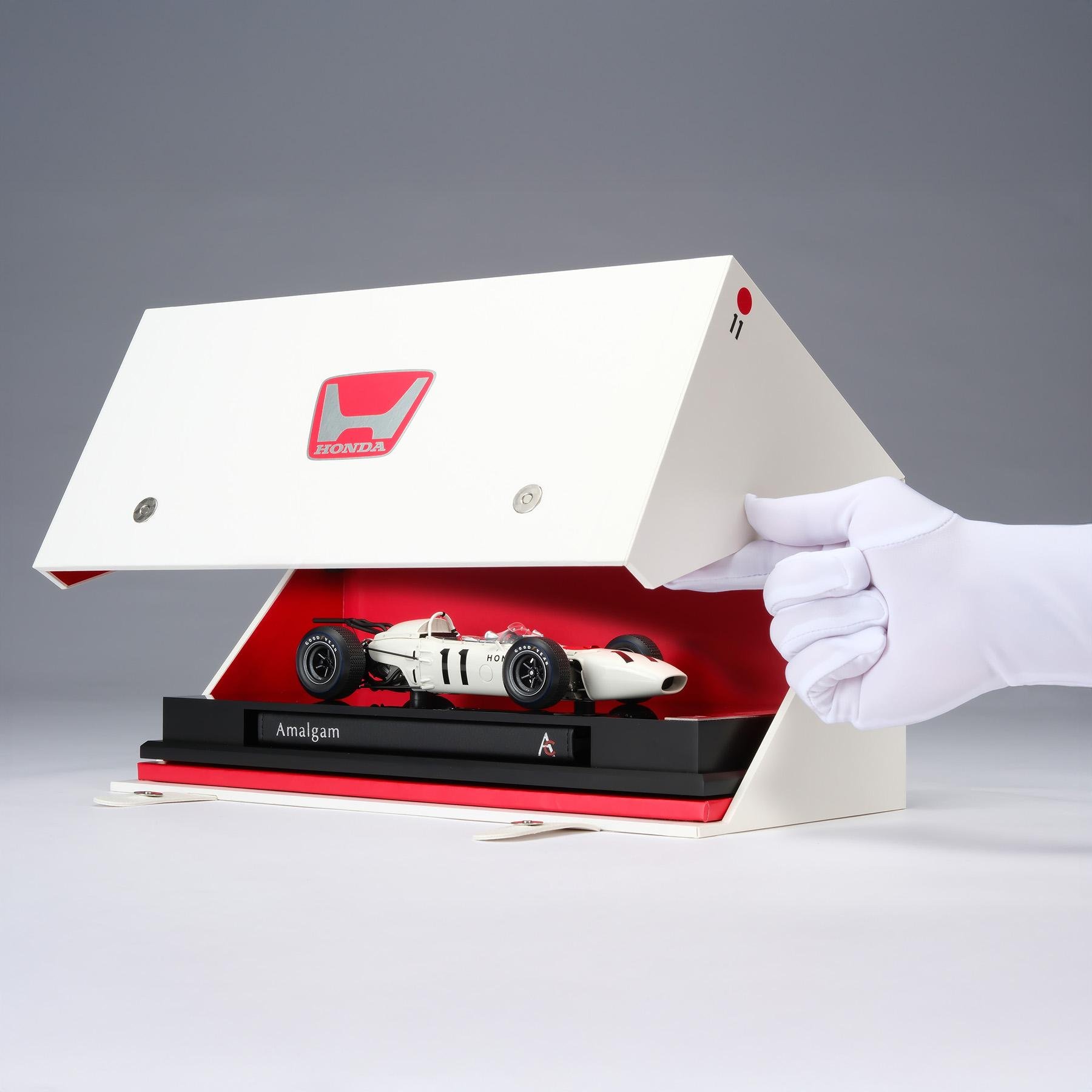Honda RA272 1:18 Scale Model